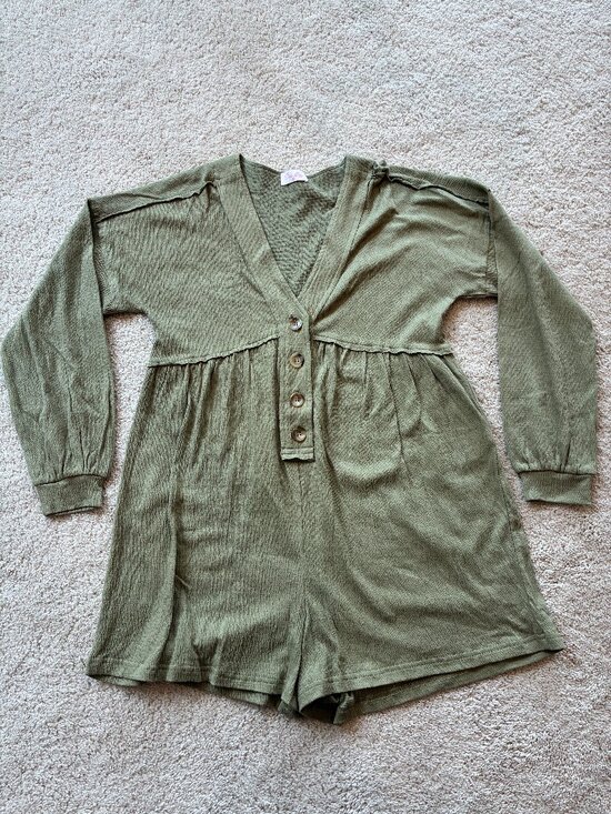 Pink Lily Pants - NWOT Pink Lily Green Long-Sleeve V-Neck Romper Jumpsuit